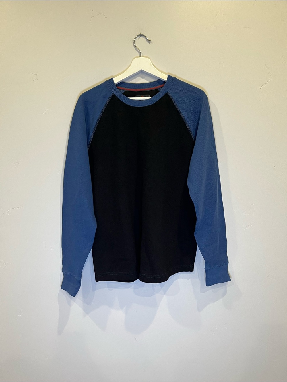 NWOT American Giant Black Body Blue Raglan Long Sleeve Shirt